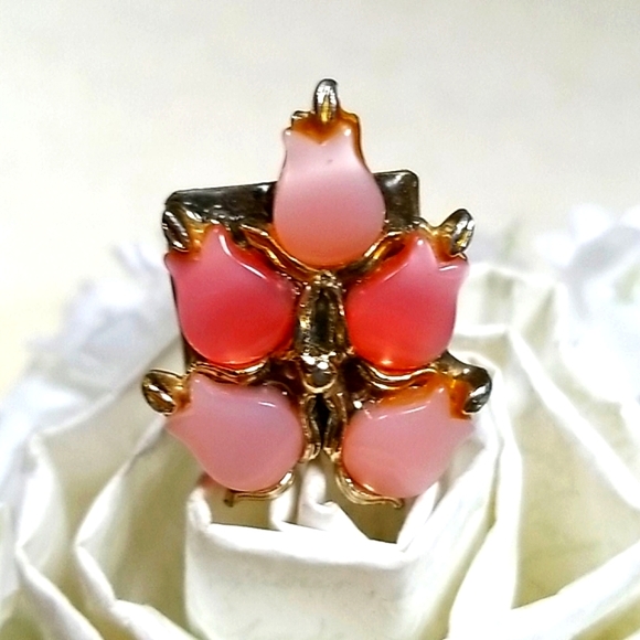 Repurposed Hand Crafted Vintage 1950s Thermoset Adjustable Ring - Picture 5 of 12